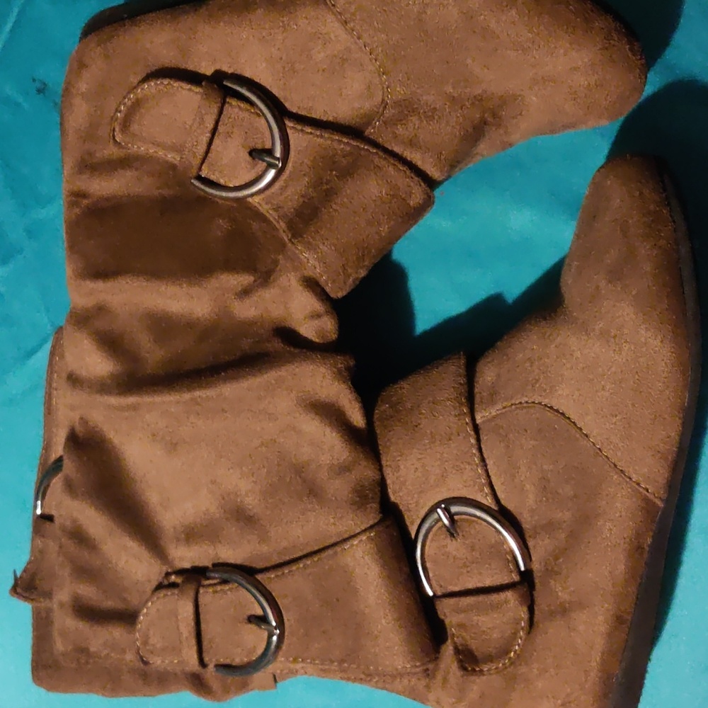 Link Girls' Faux Suede Scrunch Boots